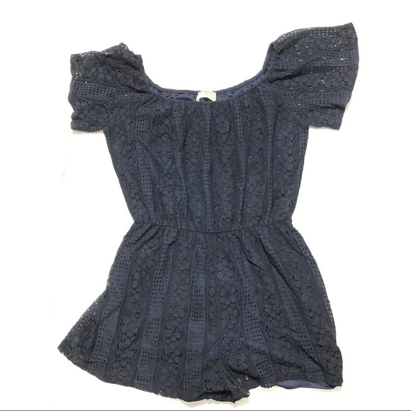 Everly Lace Blue Romper Sz Large Women’s Shorts - Picture 3 of 9
